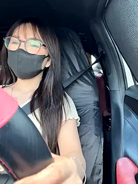 Linh 2004 online show from 24, 9, 2025