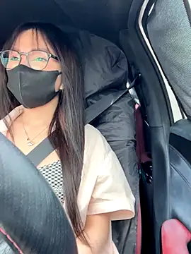 Linh 2004 online show from 28, 9, 2025