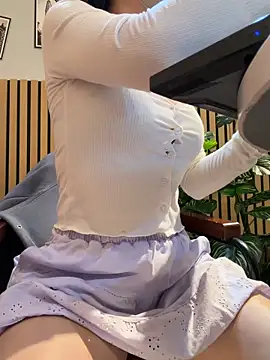 Linh 2004 online show from 21, 3, 2026