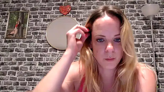 SexyMilf 37 online show from 27, 5, 2026