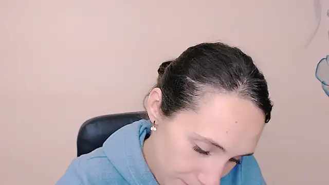 Snapshot of AlissaJersi chatting on 13, 10, 2025 AlissaJersi online show from 13, 10, 2025