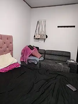 Snapshot of ariana_and_lucas chatting on 24, 10, 2025 ariana and lucas online show from 24, 10, 2025