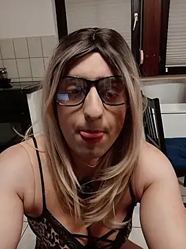 Snapshot of sina_sun25 chatting on 13, 12, 2025 sina sun25 online show from 13, 12, 2025