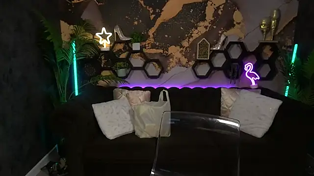 DiamondGoldie online show from 14, 9, 2025