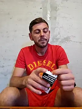 Snapshot of Alex-andru88 chatting on 19, 10, 2025 Alex-andru88 online show from 19, 10, 2025