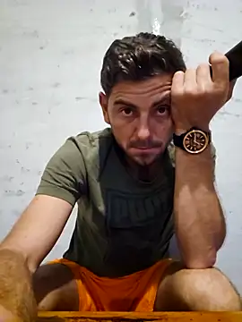 Snapshot of Alex-andru88 chatting on 24, 10, 2025 Alex-andru88 online show from 24, 10, 2025