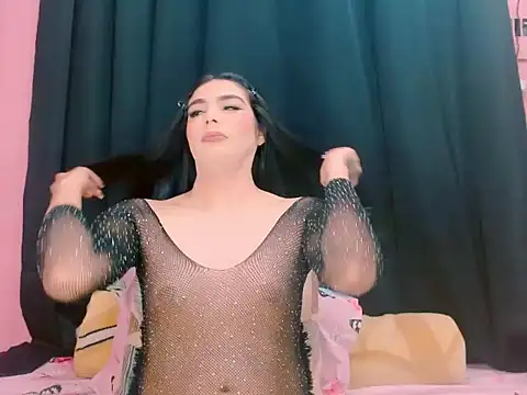 Snapshot of _crystal23_ chatting on 15, 11, 2025 crystal23 online show from 15, 11, 2025