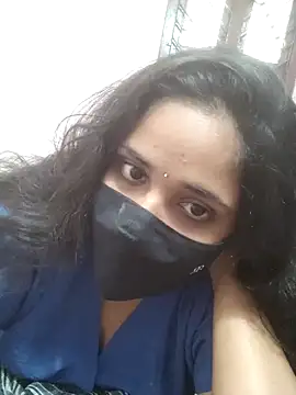 Snapshot of 00USER chatting on 23, 9, 2025 00USER online show from 23, 9, 2025