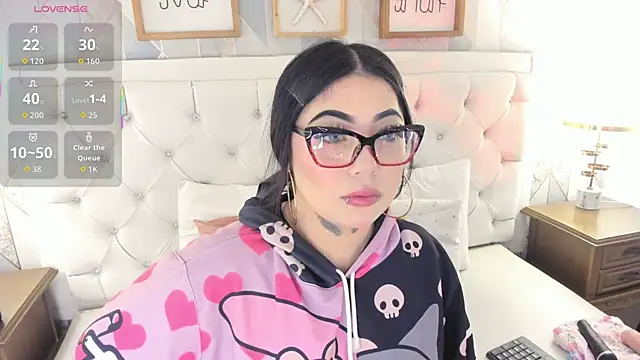 Snapshot of MeganStar__ chatting on 9, 9, 2025 MeganStar online show from 9, 9, 2025