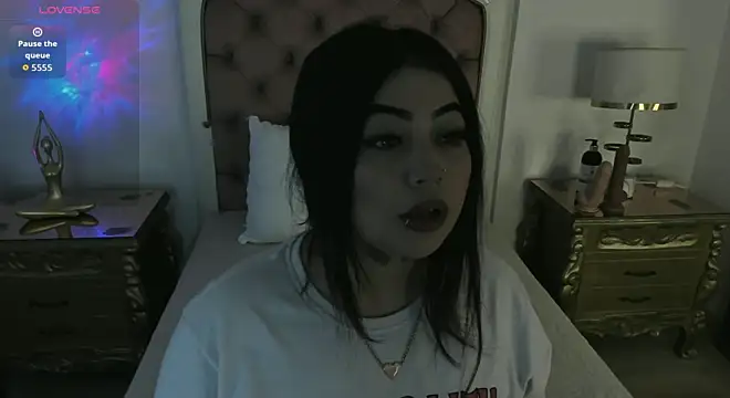 Snapshot of MeganStar__ chatting on 7, 10, 2025 MeganStar online show from 7, 10, 2025