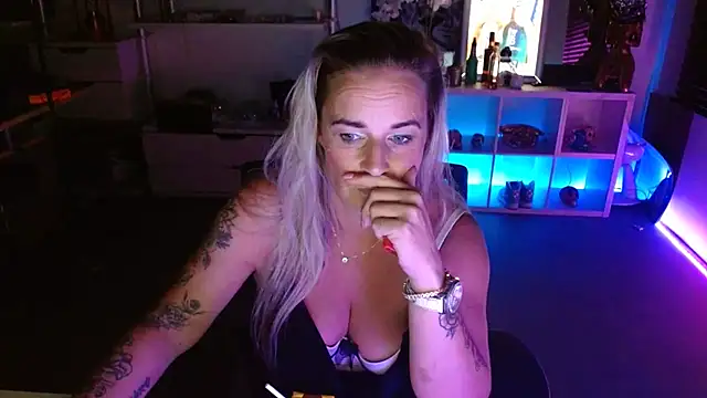 Mrs-Aurora online show from 29, 9, 2025