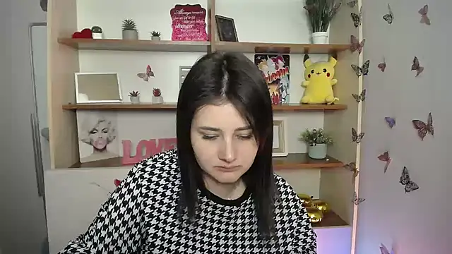 Katrin kiss  online show from 4, 6, 2026