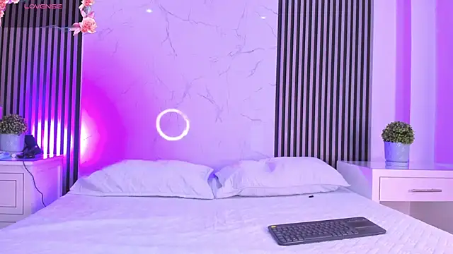 Snapshot of EimyAndMaxi chatting on 12, 2, 2026 EimyAndMaxi online show from 12, 2, 2026