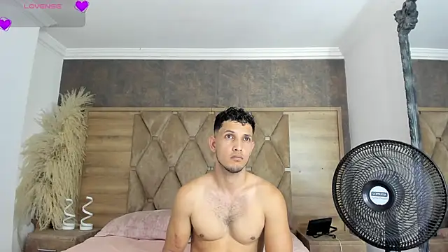 Snapshot of EimyAndMaxi chatting on 17, 7, 2026 EimyAndMaxi online show from 17, 7, 2026