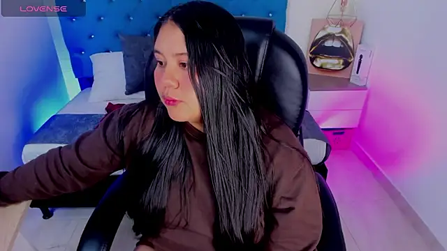 Snapshot of julieta_miller01 chatting on 19, 9, 2025 julieta miller01 online show from 19, 9, 2025