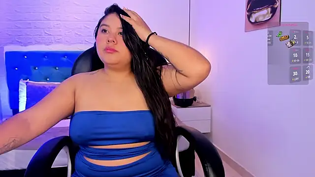 Snapshot of julieta_miller01 chatting on 14, 10, 2025 julieta miller01 online show from 14, 10, 2025