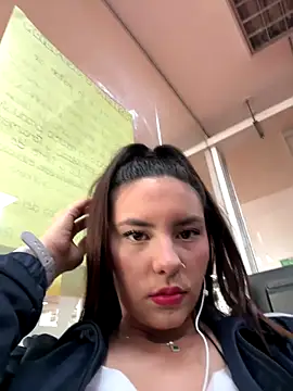 Snapshot of Katie_rawwww chatting on 5, 12, 2025 Katie rawwww online show from 5, 12, 2025