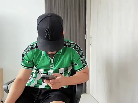 Snapshot of Apolo0608 chatting on 27, 10, 2025 Apolo0608 online show from 27, 10, 2025