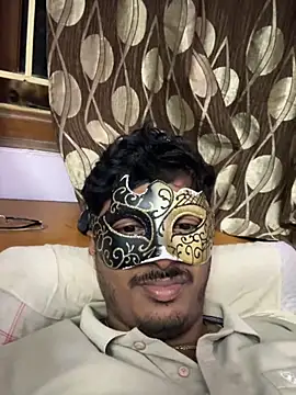 Snapshot of VVcouple chatting on 10, 10, 2025 VVcouple online show from 10, 10, 2025