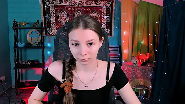 JulieDaniel online show from 3, 2, 2026