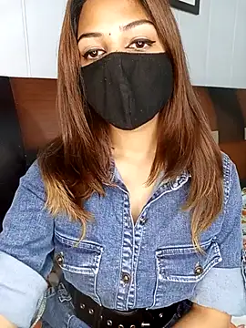 Snapshot of Hot_malika19 chatting on 14, 12, 2025 Hot malika19 online show from 14, 12, 2025