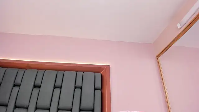 LisaMendez online show from 12, 11, 2025