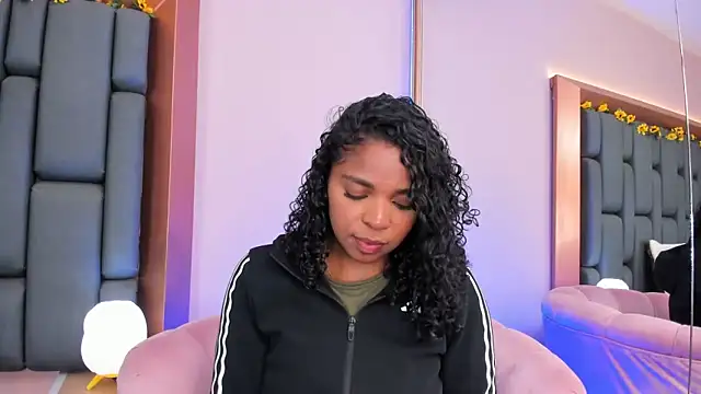 LisaMendez online show from 19, 11, 2025