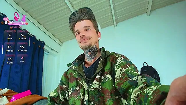 Snapshot of Gold_Loyal77 chatting on 25, 9, 2025 Gold Loyal77 online show from 25, 9, 2025