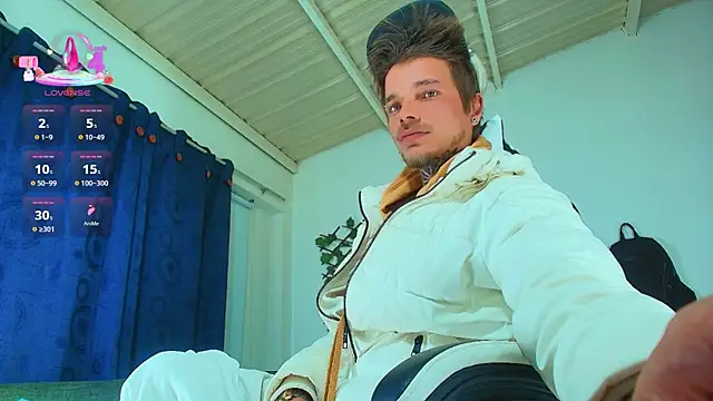 Snapshot of Gold_Loyal77 chatting on 2, 11, 2025 Gold Loyal77 online show from 2, 11, 2025