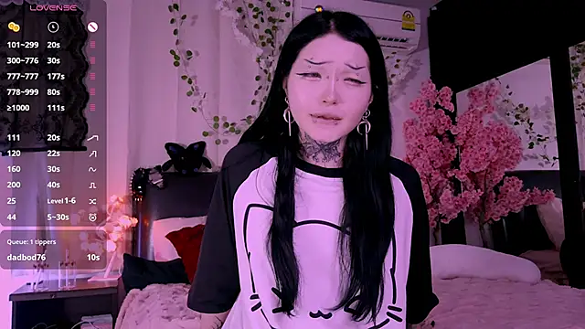 Snapshot of Lein_Bone chatting on 9, 11, 2025 Lein Bone online show from 9, 11, 2025