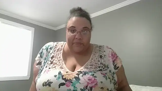 Snapshot of SexyBBW10790 chatting on 15, 2, 2026 SexyBBW10790 online show from 15, 2, 2026