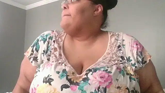 Snapshot of SexyBBW10790 chatting on 17, 2, 2026 SexyBBW10790 online show from 17, 2, 2026