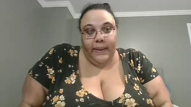 Snapshot of SexyBBW10790 chatting on 4, 3, 2026 SexyBBW10790 online show from 4, 3, 2026