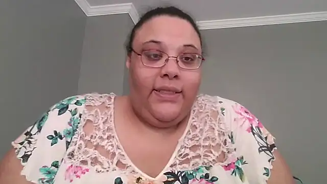 Snapshot of SexyBBW10790 chatting on 4, 4, 2026 SexyBBW10790 online show from 4, 4, 2026