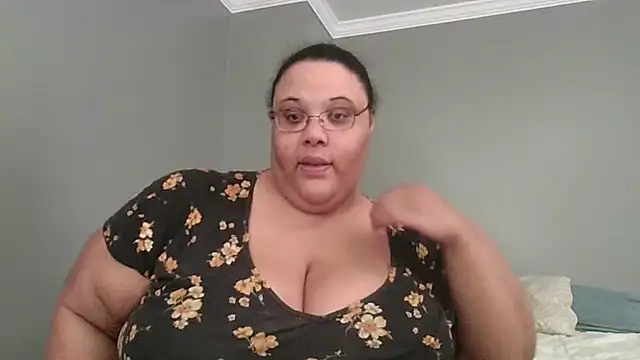 Snapshot of SexyBBW10790 chatting on 5, 4, 2026 SexyBBW10790 online show from 5, 4, 2026