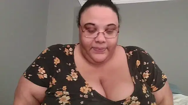 Snapshot of SexyBBW10790 chatting on 7, 4, 2026 SexyBBW10790 online show from 7, 4, 2026