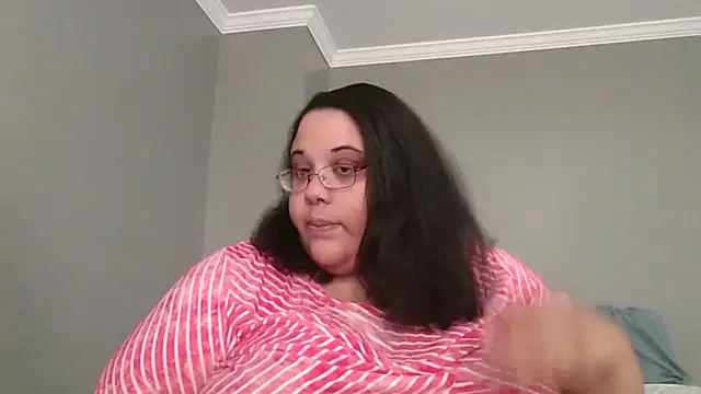 Snapshot of SexyBBW10790 chatting on 8, 4, 2026 SexyBBW10790 online show from 8, 4, 2026