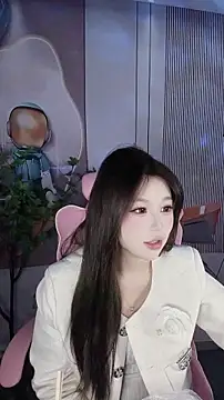 CAICAI BABY online show from 28, 11, 2025