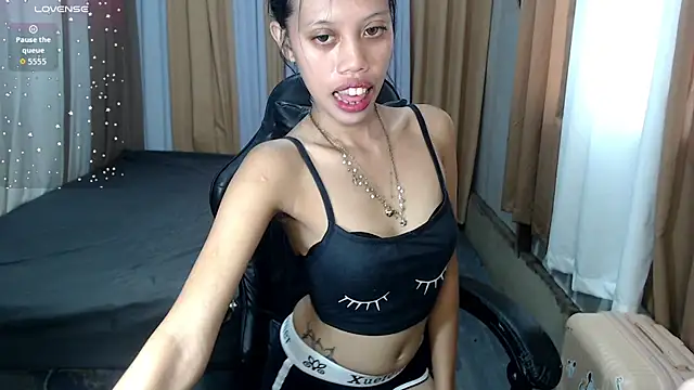 kourtneyluv  online show from 15, 10, 2025