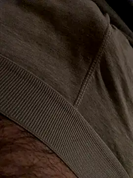 Snapshot of MuzzyFacing chatting on 27, 11, 2025 MuzzyFacing online show from 27, 11, 2025