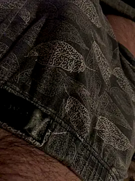 Snapshot of MuzzyFacing chatting on 2, 12, 2025 MuzzyFacing online show from 2, 12, 2025