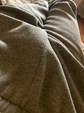 Snapshot of MuzzyFacing chatting on 7, 4, 2026 MuzzyFacing online show from 7, 4, 2026