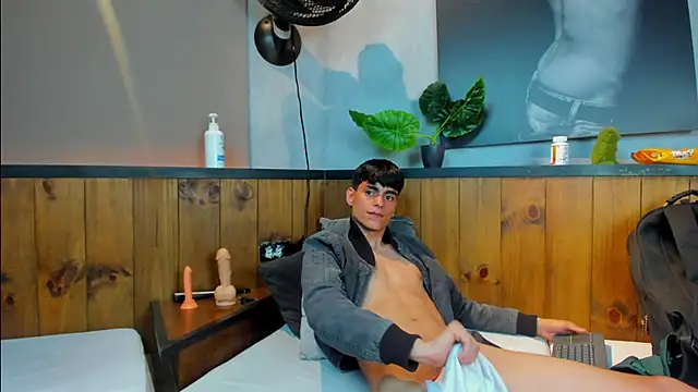 Snapshot of Dani_mc1 chatting on 9, 9, 2025 Dani mc1 online show from 9, 9, 2025