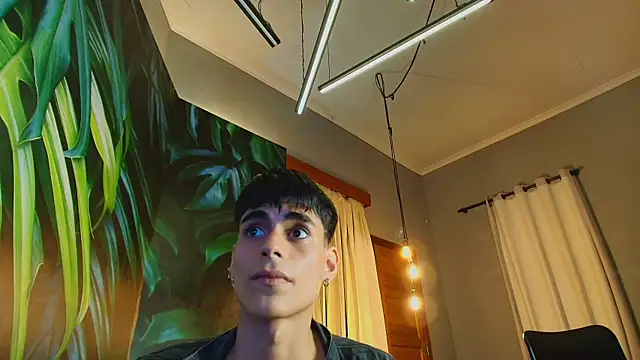 Snapshot of Dani_mc1 chatting on 13, 9, 2025 Dani mc1 online show from 13, 9, 2025