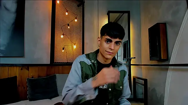 Snapshot of Dani_mc1 chatting on 14, 9, 2025 Dani mc1 online show from 14, 9, 2025