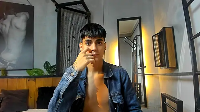 Snapshot of Dani_mc1 chatting on 18, 9, 2025 Dani mc1 online show from 18, 9, 2025