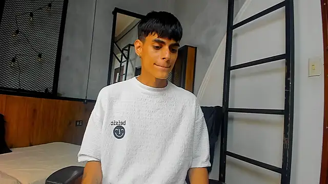 Snapshot of Dani_mc1 chatting on 20, 9, 2025 Dani mc1 online show from 20, 9, 2025