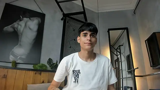 Snapshot of Dani_mc1 chatting on 24, 9, 2025 Dani mc1 online show from 24, 9, 2025