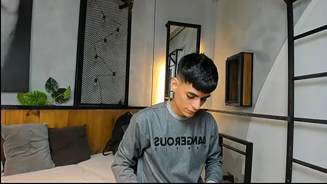 Snapshot of Dani_mc1 chatting on 29, 9, 2025 Dani mc1 online show from 29, 9, 2025