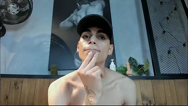 Snapshot of Dani_mc1 chatting on 2, 10, 2025 Dani mc1 online show from 2, 10, 2025